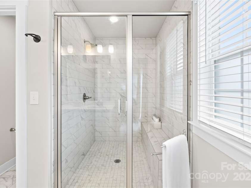 546 Amalfi Drive, Davidson, NC 28036.  MLS# CAR4285038, YatesRealty ID 10521. 