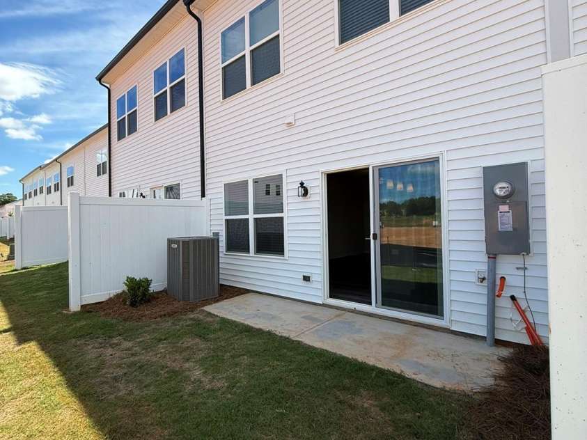 6332 Abelia Avenue, Charlotte, NC 28269.  MLS# CAR4362637, YatesRealty ID 10521. 