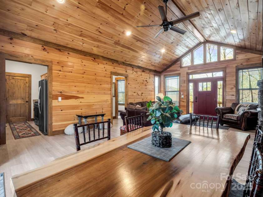 131 Pierpoint Drive, Lake Lure, NC 28746.  MLS# CAR4211806, YatesRealty ID 10522. Dining area