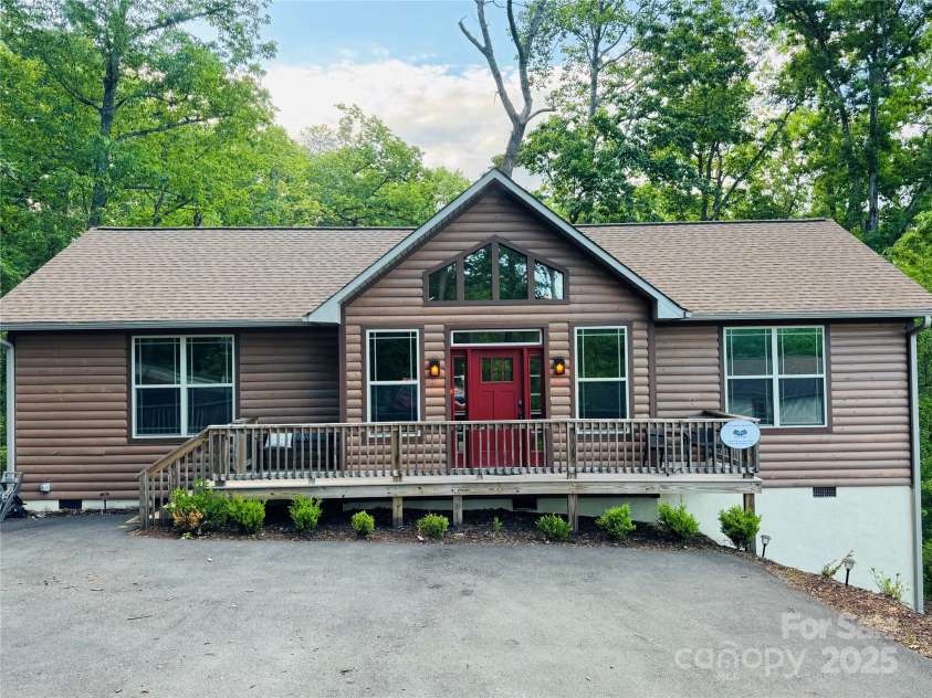 131 Pierpoint Drive, Lake Lure, NC 28746.  MLS# CAR4211806, YatesRealty ID 10522. Home front