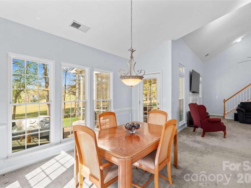 13312 Fremington Road, Huntersville, NC 28078.  MLS# CAR4363449, YatesRealty ID 10524. Enjoy dinner with a view!