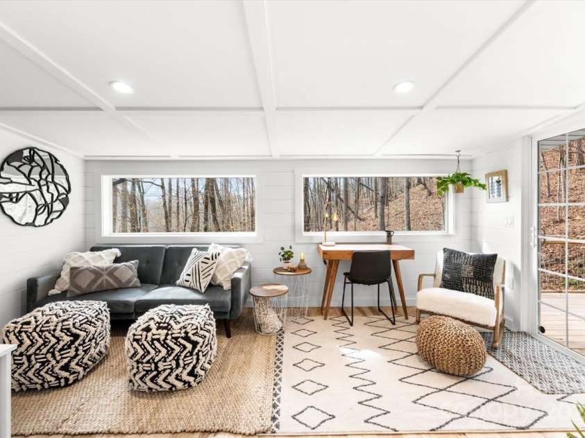 315 Bear Cove Road, Bryson City, NC 28713.  MLS# CAR4196770, YatesRealty ID 10524. 