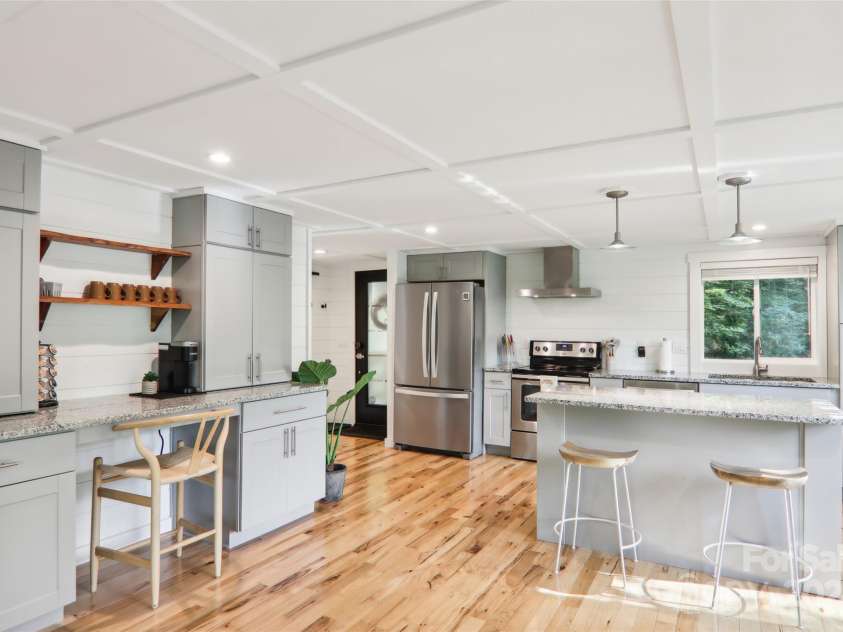 315 Bear Cove Road, Bryson City, NC 28713.  MLS# CAR4196770, YatesRealty ID 10524. 