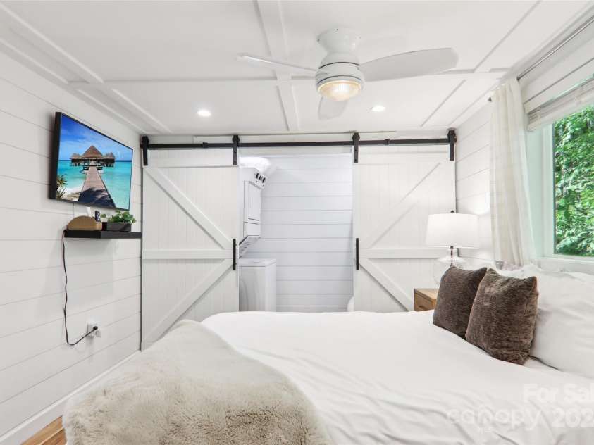 315 Bear Cove Road, Bryson City, NC 28713.  MLS# CAR4196770, YatesRealty ID 10524. 