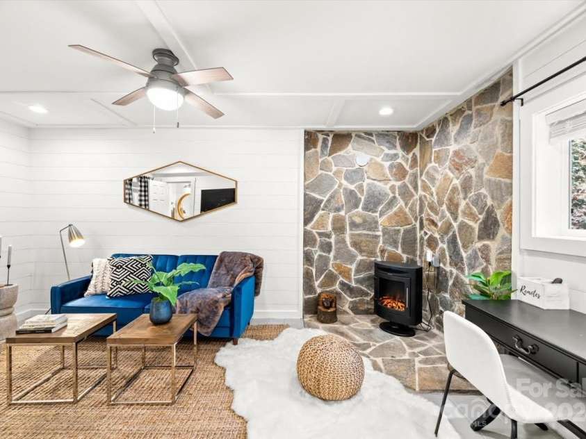 315 Bear Cove Road, Bryson City, NC 28713.  MLS# CAR4196770, YatesRealty ID 10524. 