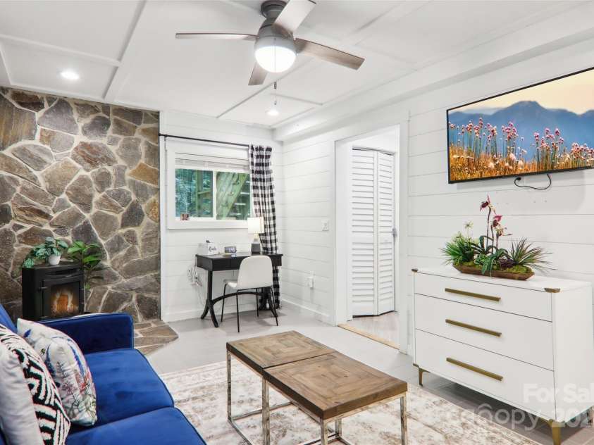 315 Bear Cove Road, Bryson City, NC 28713.  MLS# CAR4196770, YatesRealty ID 10524. 