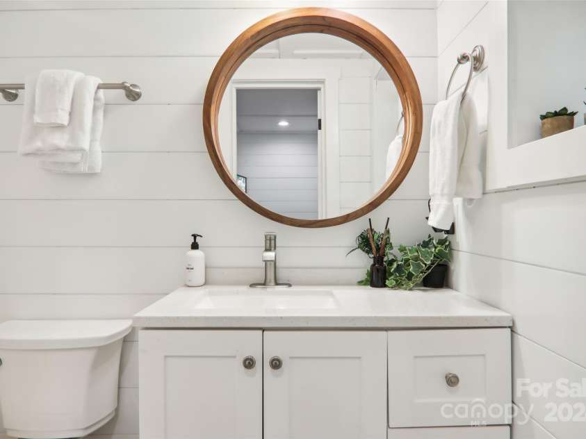 315 Bear Cove Road, Bryson City, NC 28713.  MLS# CAR4196770, YatesRealty ID 10524. 