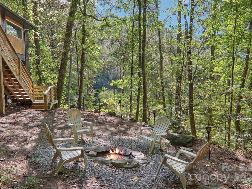 315 Bear Cove Road, Bryson City, NC 28713.  MLS# CAR4196770, YatesRealty ID 10524. 