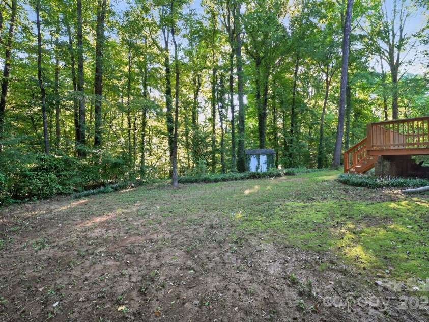 9238 Heritage Woods Place, Charlotte, NC 28269.  MLS# CAR4298360, YatesRealty ID 10525. 