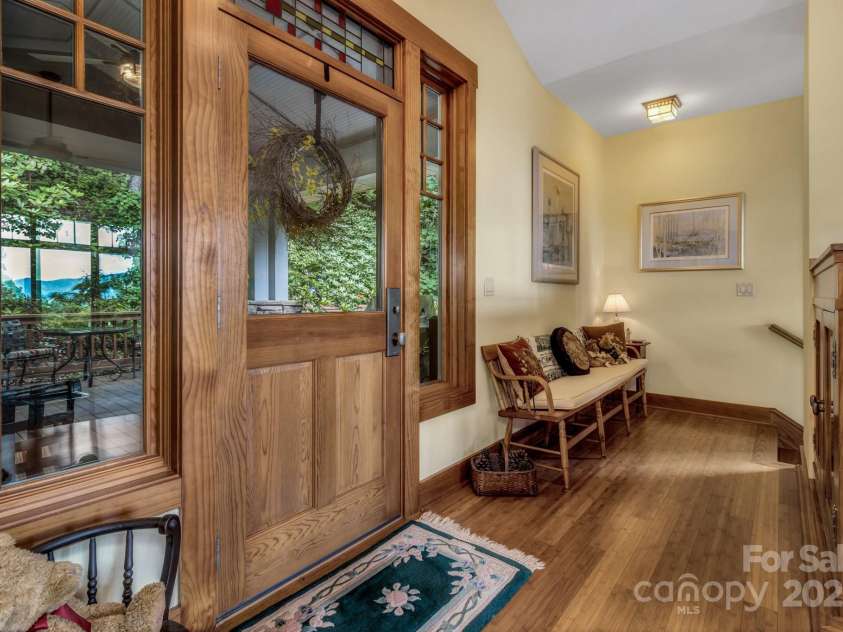 322 Crestview Drive, Black Mountain, NC 28711.  MLS# CAR4228578, YatesRealty ID 10526. 