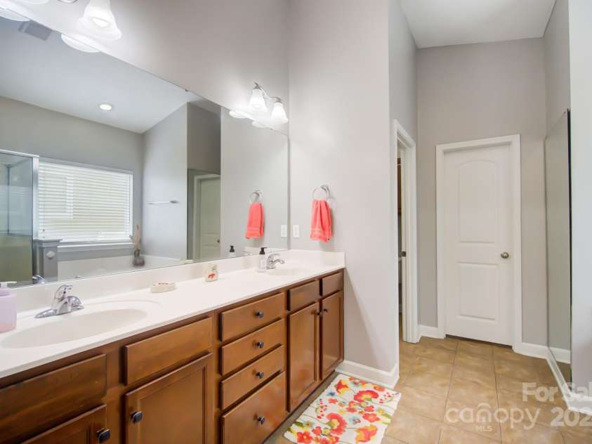 8928 Carneros Creek Road, Charlotte, NC 28214.  MLS# CAR4187090, YatesRealty ID 10527. 