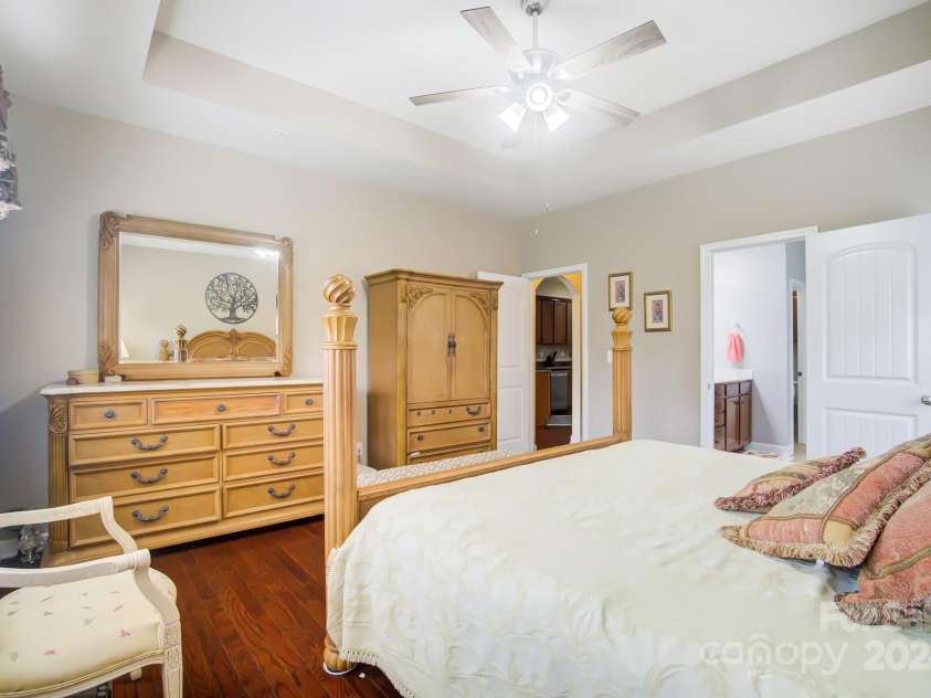 8928 Carneros Creek Road, Charlotte, NC 28214.  MLS# CAR4187090, YatesRealty ID 10527. 