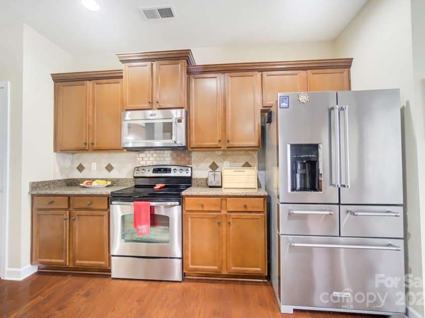 8928 Carneros Creek Road, Charlotte, NC 28214.  MLS# CAR4187090, YatesRealty ID 10527. 
