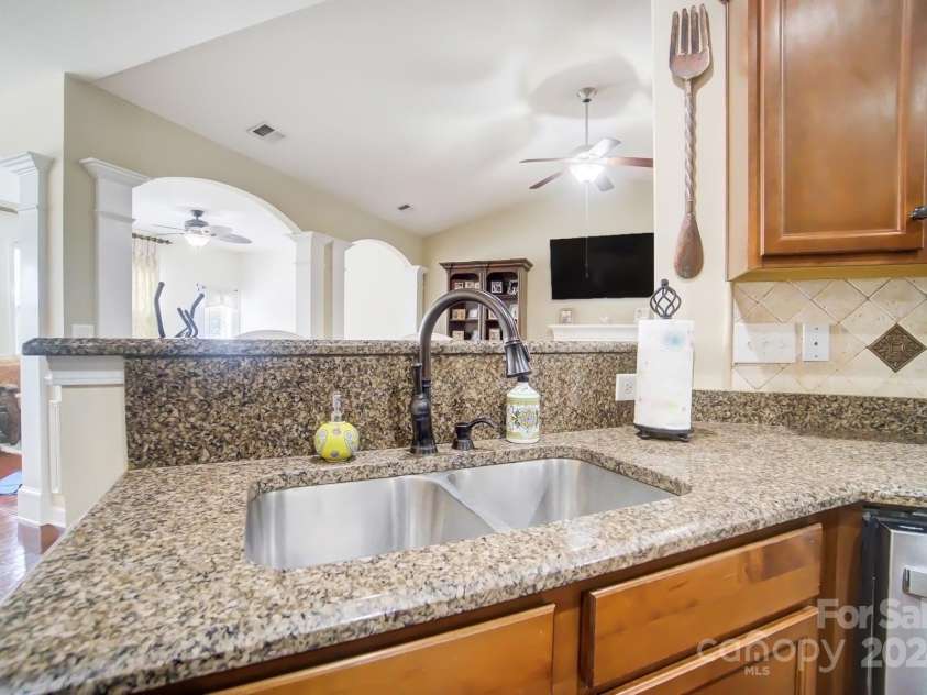 8928 Carneros Creek Road, Charlotte, NC 28214.  MLS# CAR4187090, YatesRealty ID 10527. 