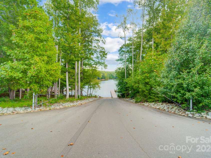 8928 Carneros Creek Road, Charlotte, NC 28214.  MLS# CAR4187090, YatesRealty ID 10527. 