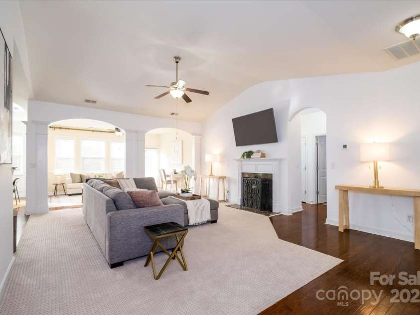 8928 Carneros Creek Road, Charlotte, NC 28214.  MLS# CAR4327993, YatesRealty ID 10527. Living Room