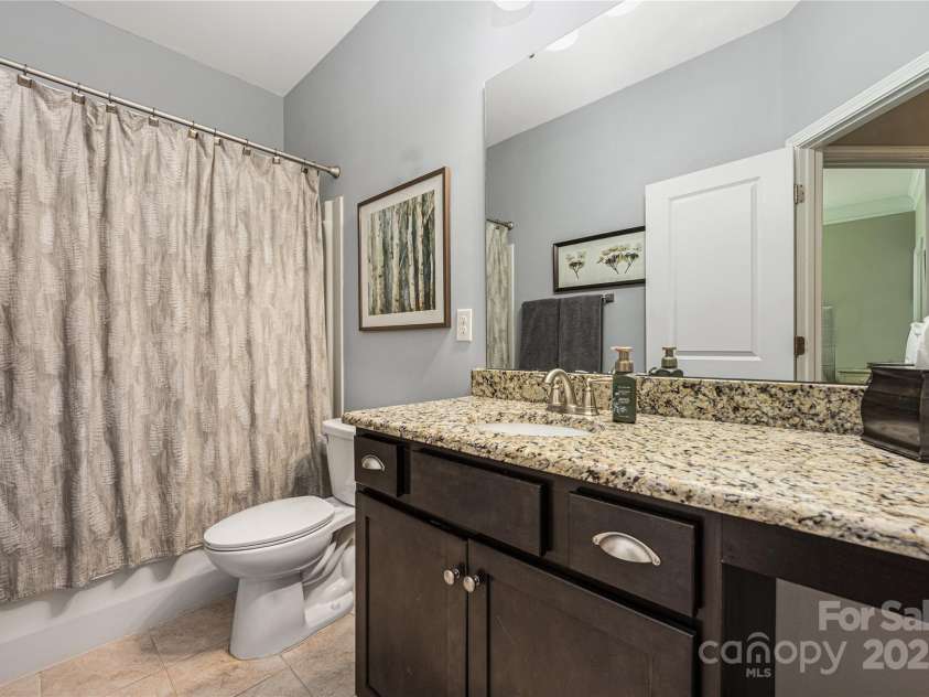 2455 Seagull Drive, Denver, NC 28037.  MLS# CAR4233240, YatesRealty ID 10528. 