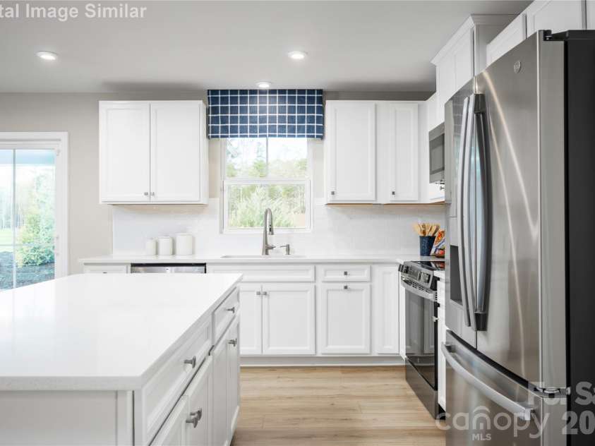 3290 Eller Drive Extension, Hickory, NC 28602.  MLS# CAR4290780, YatesRealty ID 10529. 