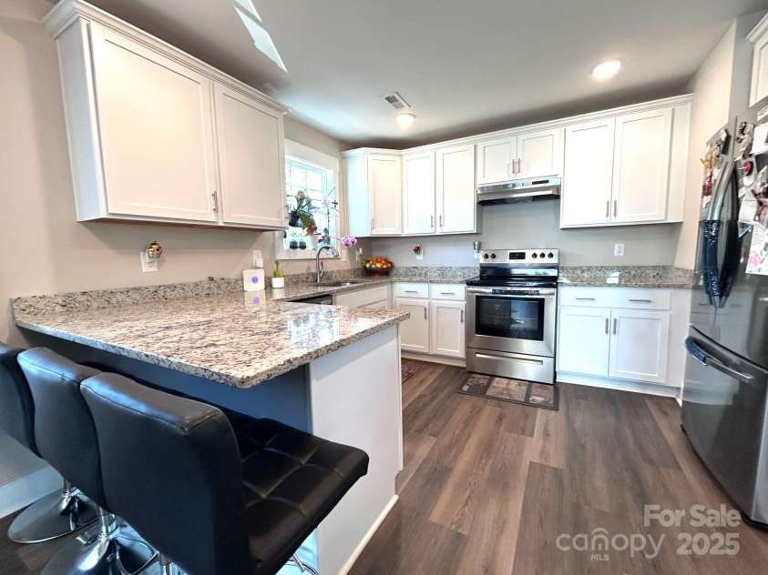 606 Carpenter Street, Dallas, NC 28034.  MLS# CAR4245477, YatesRealty ID 10529. 