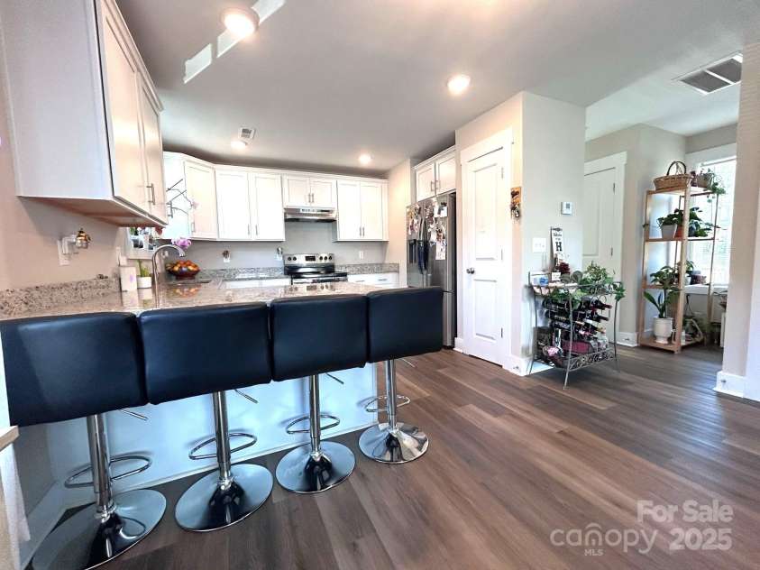 606 Carpenter Street, Dallas, NC 28034.  MLS# CAR4245477, YatesRealty ID 10529. 