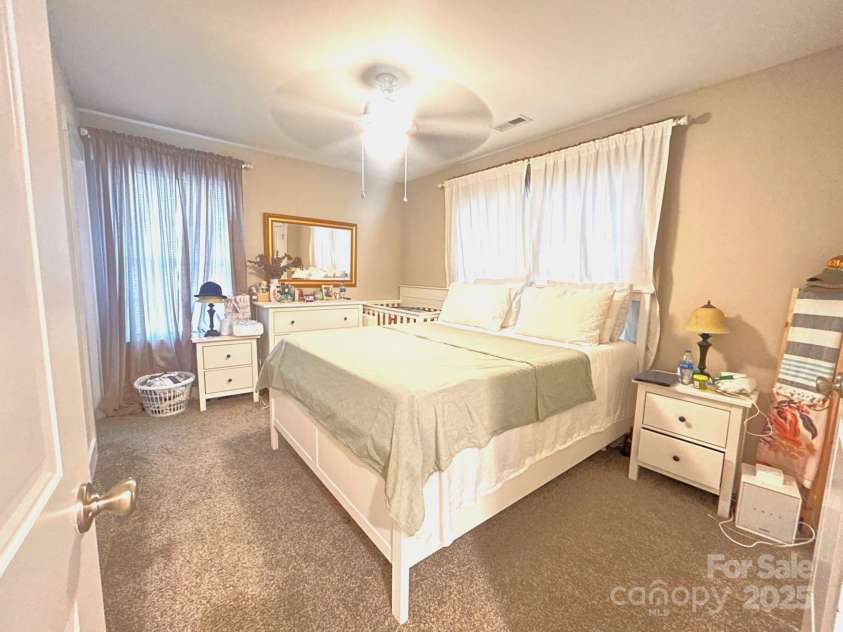 606 Carpenter Street, Dallas, NC 28034.  MLS# CAR4245477, YatesRealty ID 10529. 