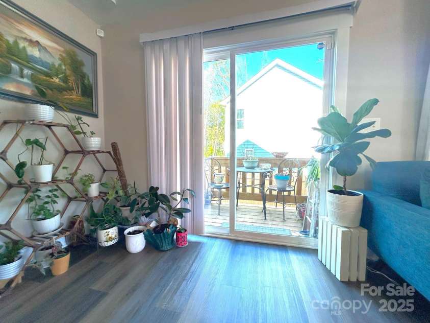 606 Carpenter Street, Dallas, NC 28034.  MLS# CAR4245477, YatesRealty ID 10529. 