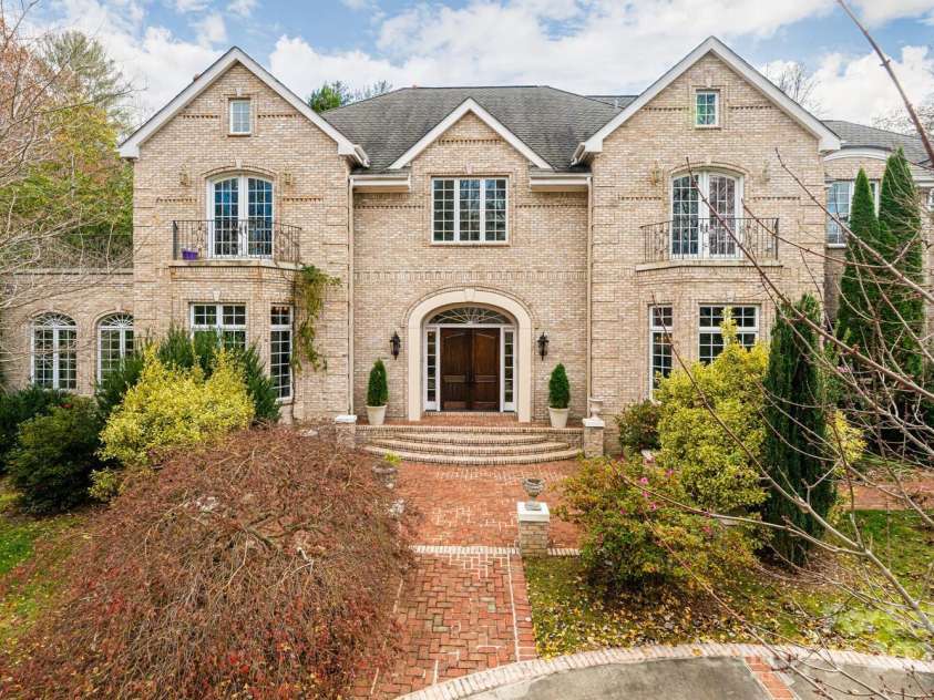 150 Rainbow View Drive, Fletcher, NC 28732.  MLS# CAR4322580, YatesRealty ID 1053. 