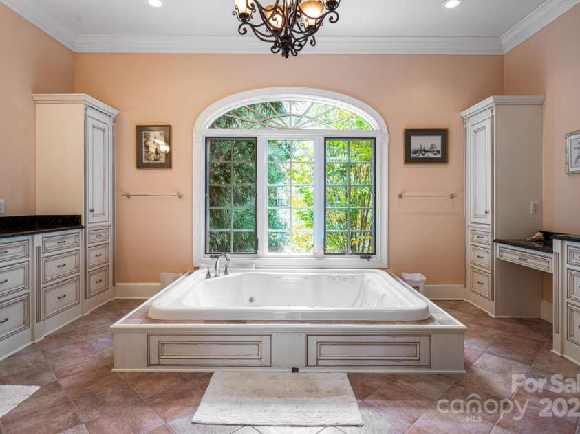 150 Rainbow View Drive, Fletcher, NC 28732.  MLS# CAR4322580, YatesRealty ID 1053. 