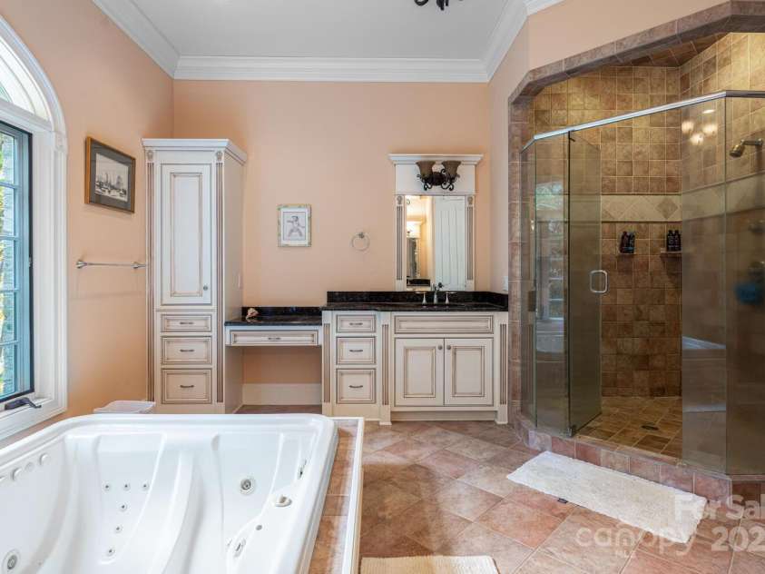 150 Rainbow View Drive, Fletcher, NC 28732.  MLS# CAR4322580, YatesRealty ID 1053. 