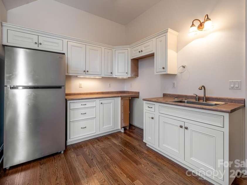 150 Rainbow View Drive, Fletcher, NC 28732.  MLS# CAR4322580, YatesRealty ID 1053. 