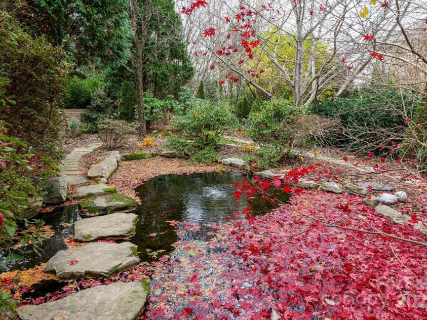 150 Rainbow View Drive, Fletcher, NC 28732.  MLS# CAR4322580, YatesRealty ID 1053. 