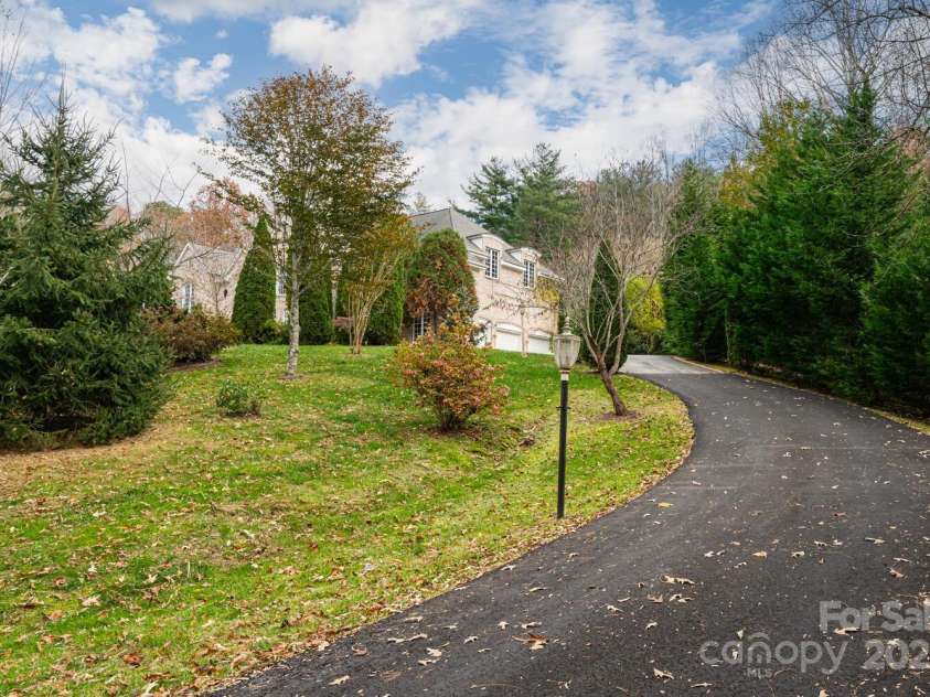 150 Rainbow View Drive, Fletcher, NC 28732.  MLS# CAR4322580, YatesRealty ID 1053. 