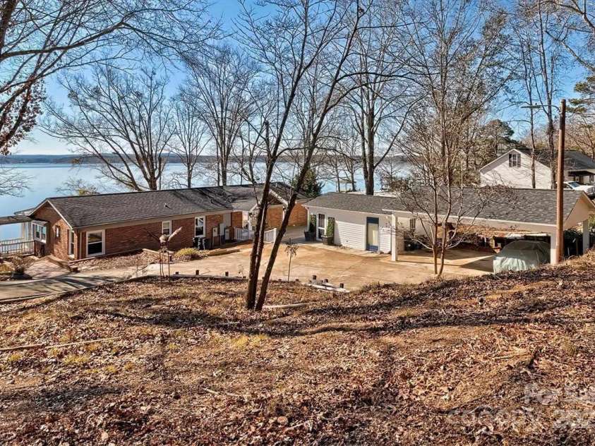 2700 Singleton Creek Road, Liberty Hill, SC 29074.  MLS# CAR4221959, YatesRealty ID 1053. 