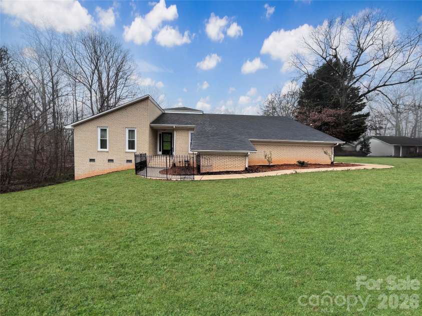 1769 Old Nc 27 Highway, Mount Holly, NC 28120.  MLS# CAR4312028, YatesRealty ID 10530. 