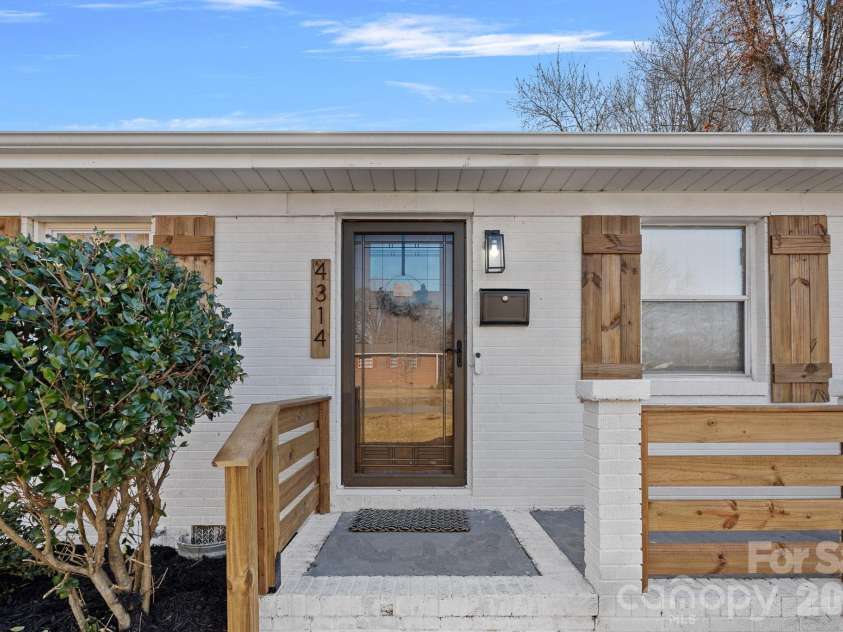 4314 Oak Forest Drive, Charlotte, NC 28215.  MLS# CAR4344817, YatesRealty ID 10530. 