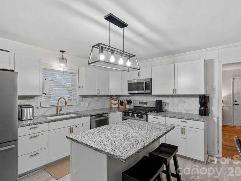 4314 Oak Forest Drive, Charlotte, NC 28215.  MLS# CAR4344817, YatesRealty ID 10530. 
