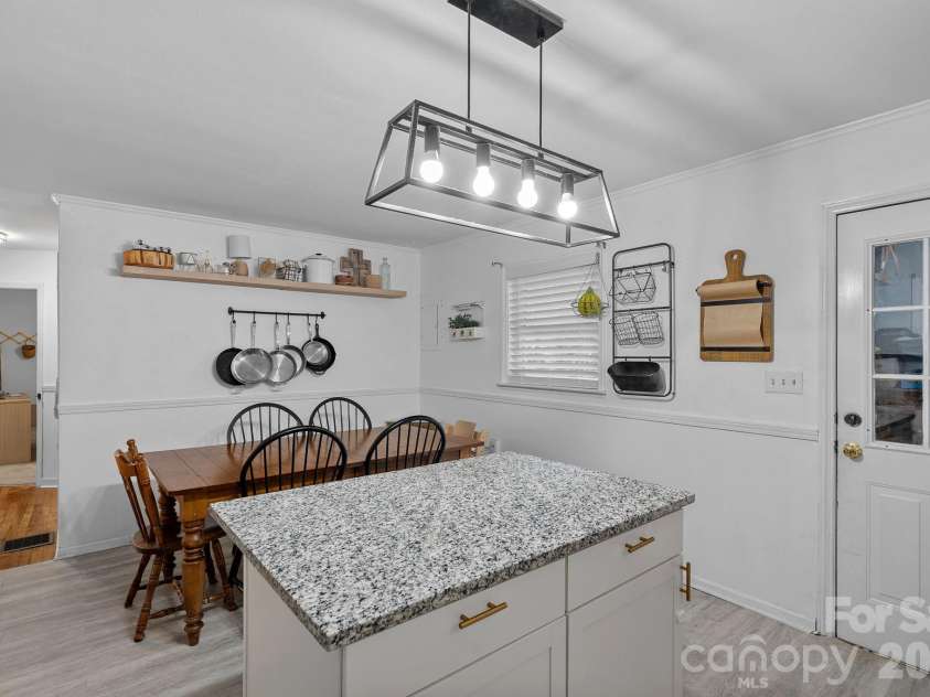 4314 Oak Forest Drive, Charlotte, NC 28215.  MLS# CAR4344817, YatesRealty ID 10530. 