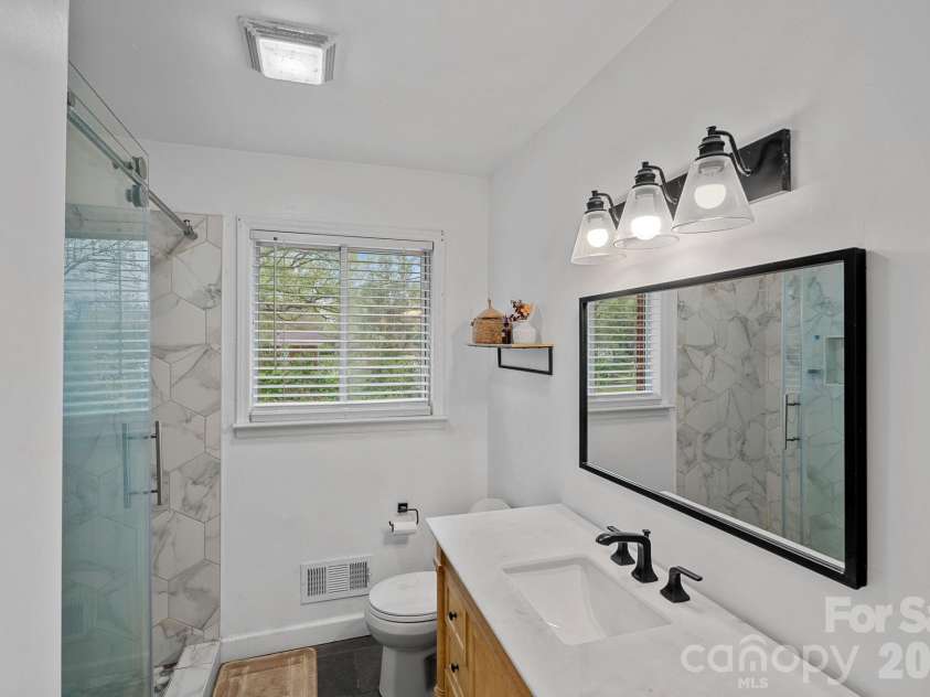 4314 Oak Forest Drive, Charlotte, NC 28215.  MLS# CAR4344817, YatesRealty ID 10530. 