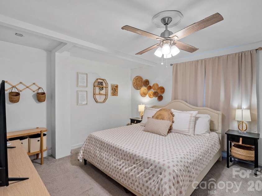 4314 Oak Forest Drive, Charlotte, NC 28215.  MLS# CAR4344817, YatesRealty ID 10530. 