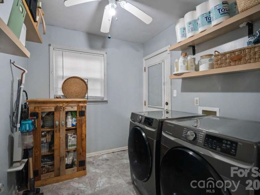 4314 Oak Forest Drive, Charlotte, NC 28215.  MLS# CAR4344817, YatesRealty ID 10530. 