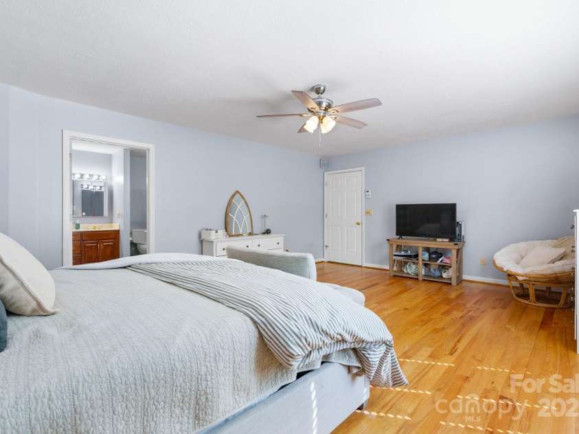 503 Sanford Gragg Road, Hudson, NC 28638.  MLS# CAR4253917, YatesRealty ID 10531. 