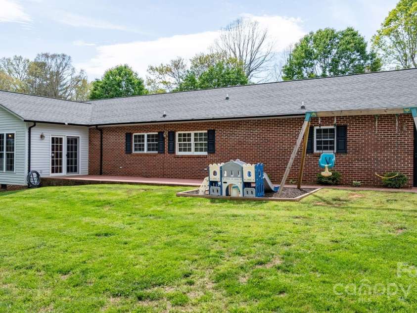 503 Sanford Gragg Road, Hudson, NC 28638.  MLS# CAR4253917, YatesRealty ID 10531. 