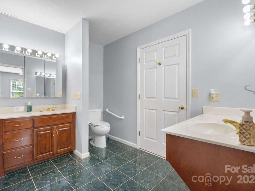 503 Sanford Gragg Road, Hudson, NC 28638.  MLS# CAR4253917, YatesRealty ID 10531. 