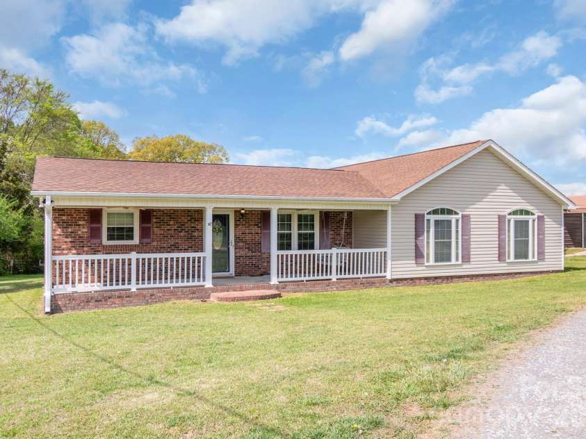 1317 Potter Road, Lancaster, SC 29720.  MLS# CAR4365891, YatesRealty ID 10532. 