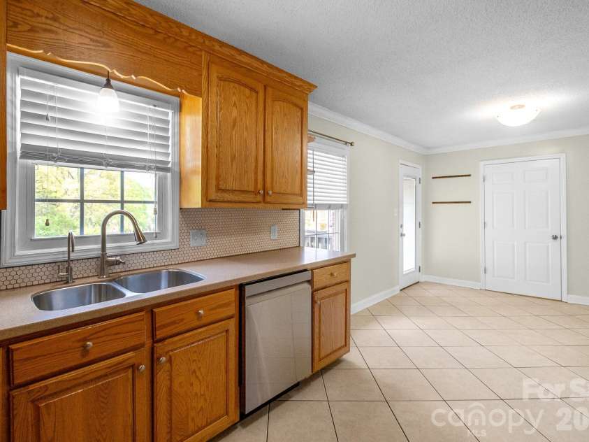 1317 Potter Road, Lancaster, SC 29720.  MLS# CAR4365891, YatesRealty ID 10532. 
