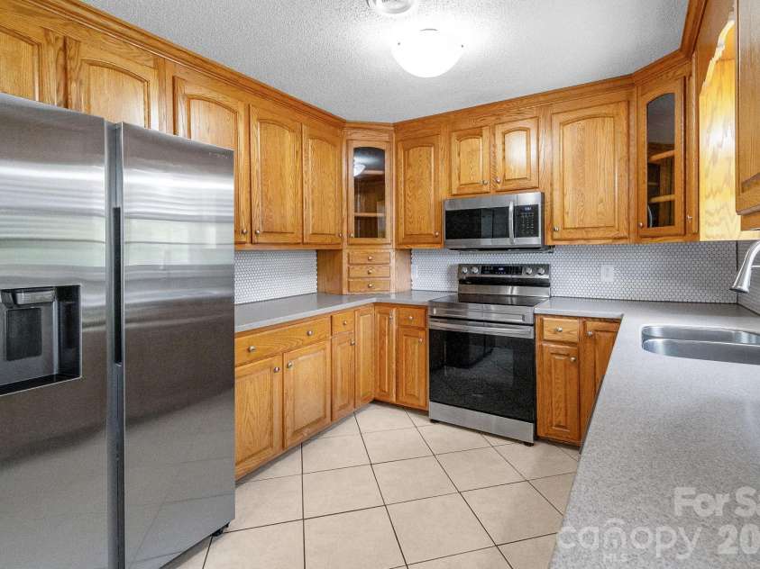 1317 Potter Road, Lancaster, SC 29720.  MLS# CAR4365891, YatesRealty ID 10532. 