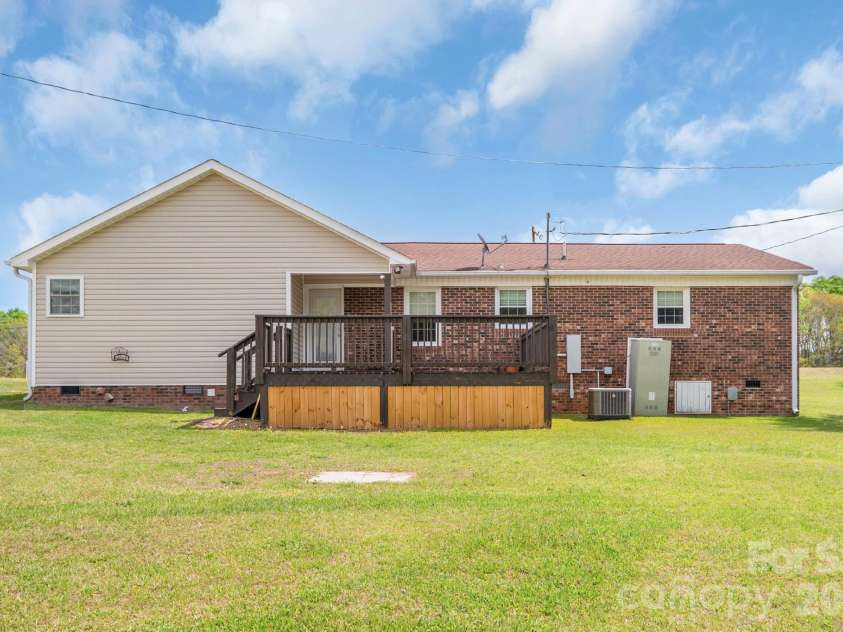 1317 Potter Road, Lancaster, SC 29720.  MLS# CAR4365891, YatesRealty ID 10532. 