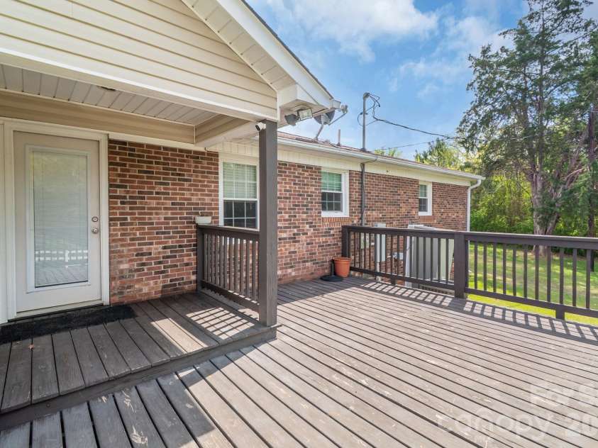 1317 Potter Road, Lancaster, SC 29720.  MLS# CAR4365891, YatesRealty ID 10532. 