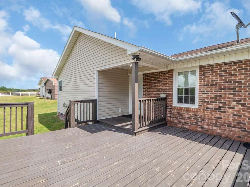 1317 Potter Road, Lancaster, SC 29720.  MLS# CAR4365891, YatesRealty ID 10532. 