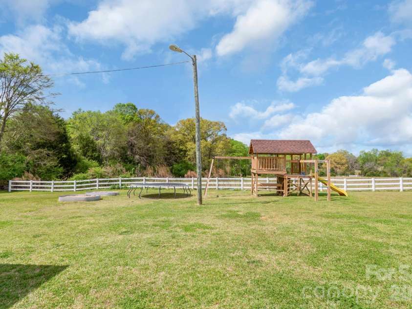 1317 Potter Road, Lancaster, SC 29720.  MLS# CAR4365891, YatesRealty ID 10532. 